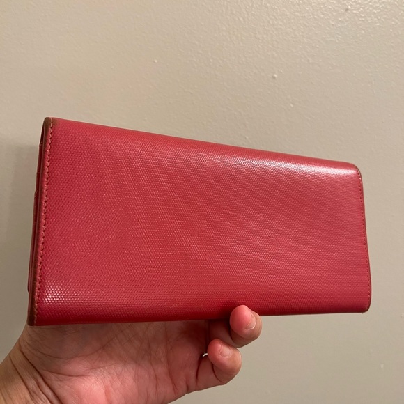 FENDI Bi-fold long wallet, dark pink. Small rubbing on edges - Picture 2 of 13